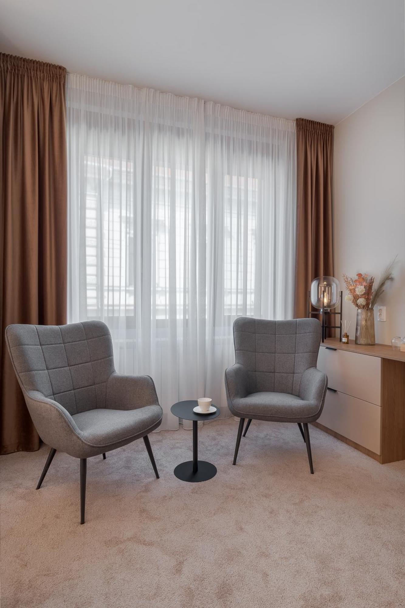 Oasis Rooms Oradea Exterior foto