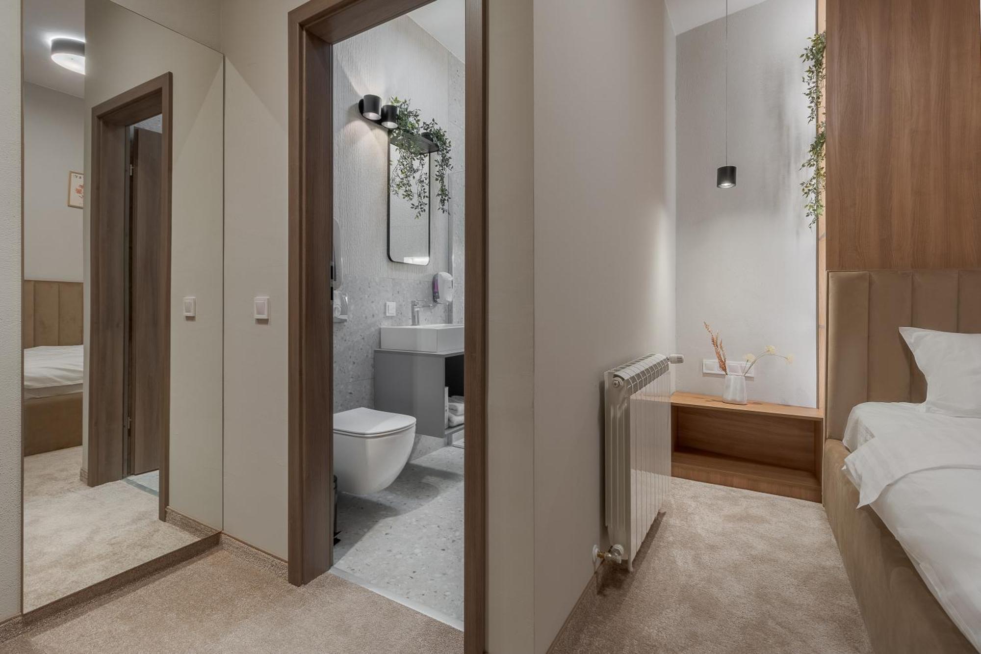 Oasis Rooms Oradea Exterior foto